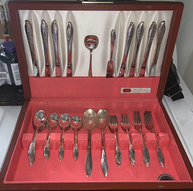 1847 Rogers Bros Spring Charm Stainless Steel Flatware By International – Your Choice
