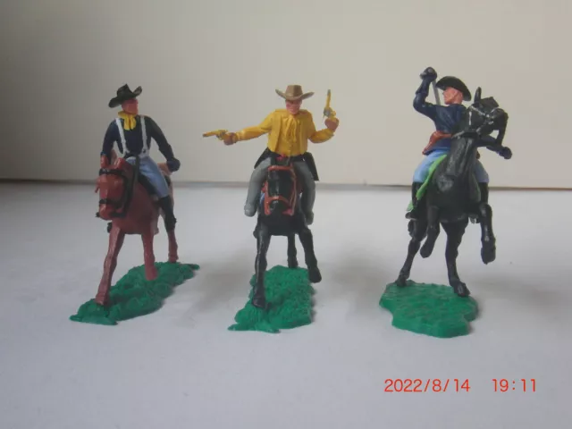 Konvolut, 3 Pferde u. Cowboys , 50er, Anfang 60er Jahre, Timpo Toys