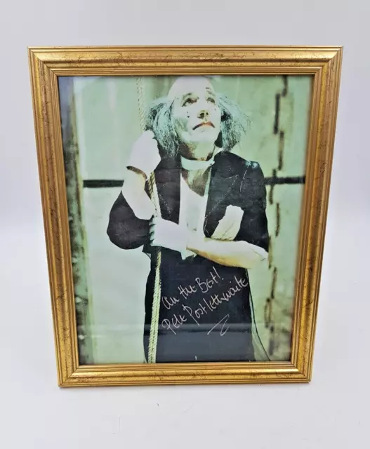 Pete Postlethwaite as  Scaramouche Jones - Signed 10" x 8" Photo in a Gold Frame