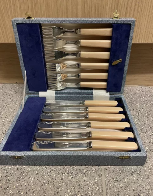 Vintage 12 Piece EPNS Silver Plated Fish Cutlery Set In Original Box