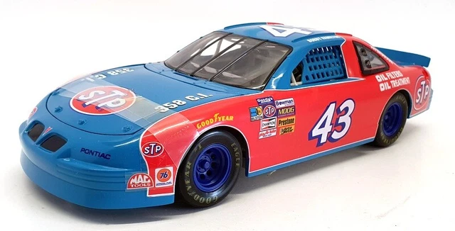 Ertl 1/18 Diecast 7802 - Pontiac Richard Petty STP #43 B.Hamilton NASCAR