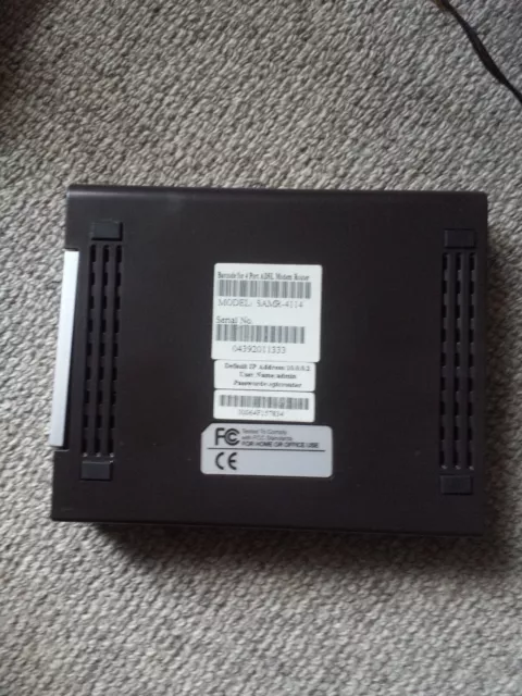 Safecom 4 Port ADSL Router - SAMR-4114, with power supply and drivers CD 3