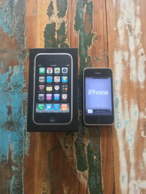 Apple Iphone 3Gs  (2009) Black 32Gb Desimlocked / Empty Box / Battery Replaced
