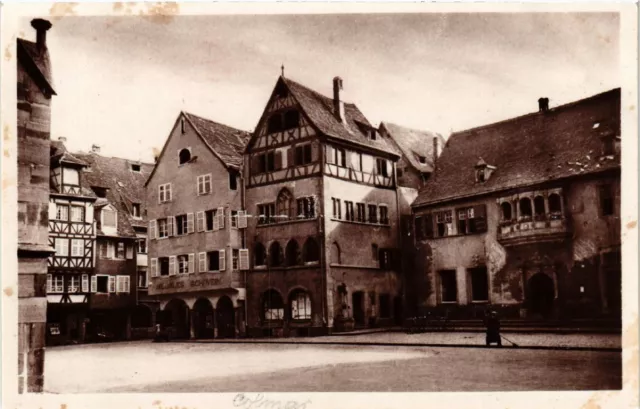 CPA AK Le Vieux COLMAR - La Place de la Cathédrale (473217)