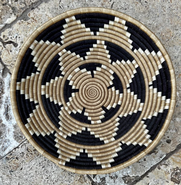Akaneri Hand Woven African Art Rwanda Sisal Basket Bowl 11.5"