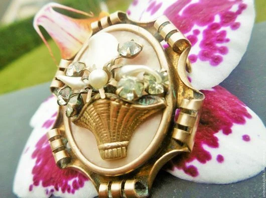 Tres belle broche fleur de lys ancienne - Montres & Bijoux