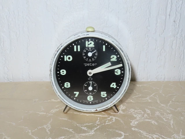 NIKKY HOME Vintage Table Clock - Rustic Battery Operated Mantel Clock For Farmhouse Decor