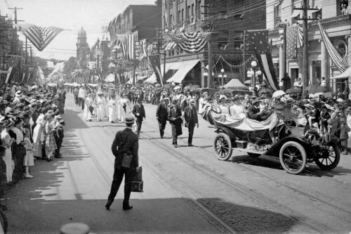 Street View Perry Parade Erie Pennsylvania PA Reprint Postcard