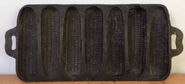 Primitive Vintage 7S 26 Cast Iron Cornbread Corn Cob Shaped Muffin Baking Pan