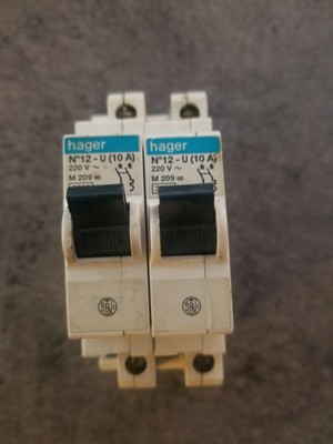 Hager lot de 2 disjoncteurs bornes décalées  n°17 u20 M215 00 