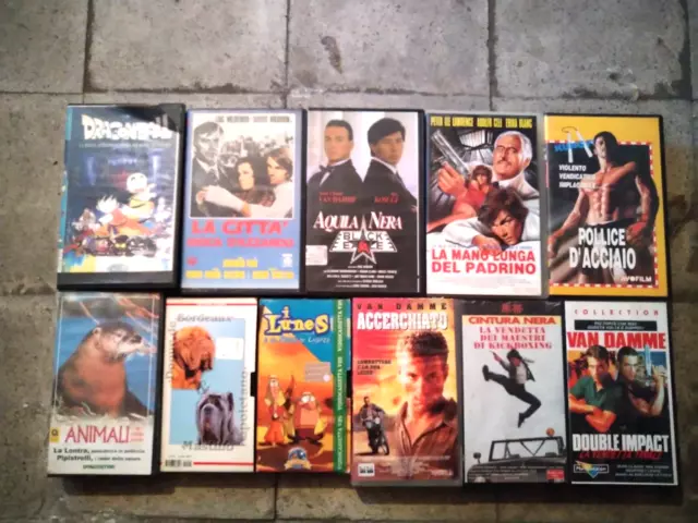 VIDEOCASSETTE LOTTO 11 VHS - FILM ORIGINALI / CARTONI / ex noleggio Vintage