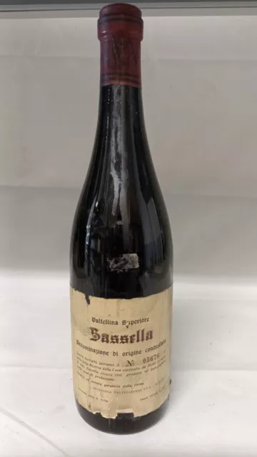 Sassella , Enologia Valtellinse 1964 Bottiglia da 0.75 lt. Tipo Vino: Red