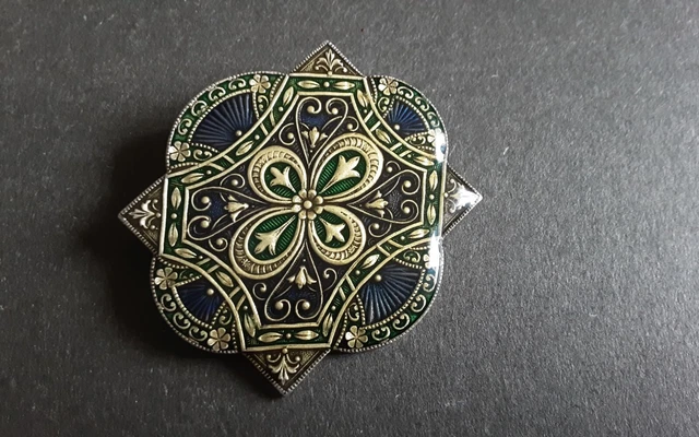 Broche Vintage Moderniste Signée Anica - Rameaux Et Strass Bleus Sur Métal Plaqué Or - état Neuf (stock)