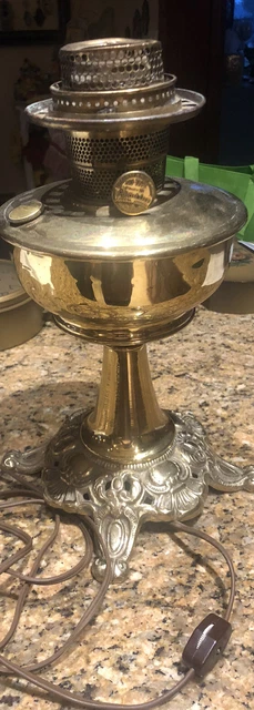 ANTIQUE VICTORIAN PARLOR Table Oil Lamp Aladdin Nu-Type Model B