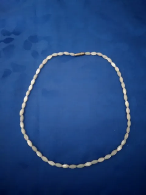 Collier ras du cou perles nacrées