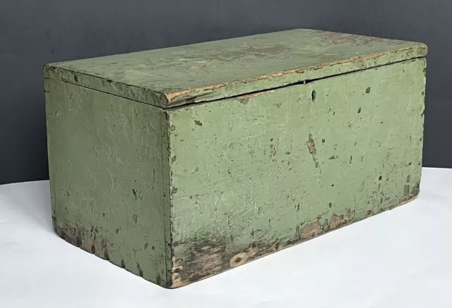 Antique Late 1800s Pine Box Trunk Old Apple Green Paint Medium Size 17”x9”x8”