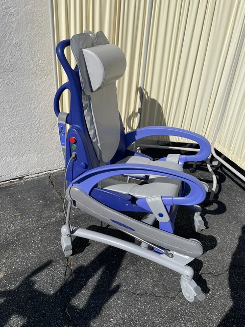 Arjo Huntleigh Carendo Shower Chair BIB2003-01 Split Seat - Good Condition Arjo Huntleigh Carendo Shower Chair BIB2003-01 Split Seat - Good Condition