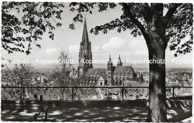 Postkarte - AK 1960 Freiburg Schwarzwald Blick vom Schloßberg auf's Münster, gel
