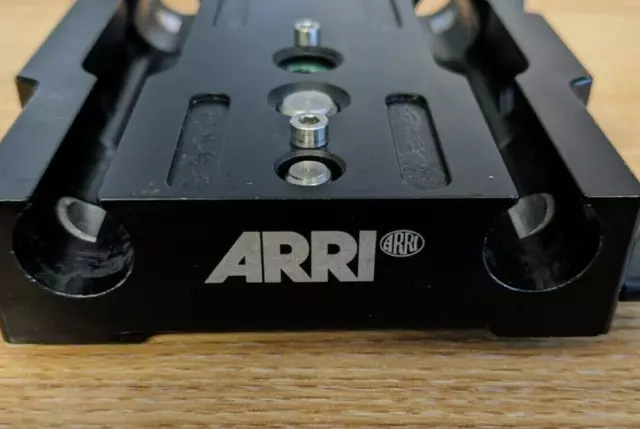 ARRI Adapter Plate for Canon C300 K2.66173.0 and ARRI Bridge Plate Adapter BPA-2