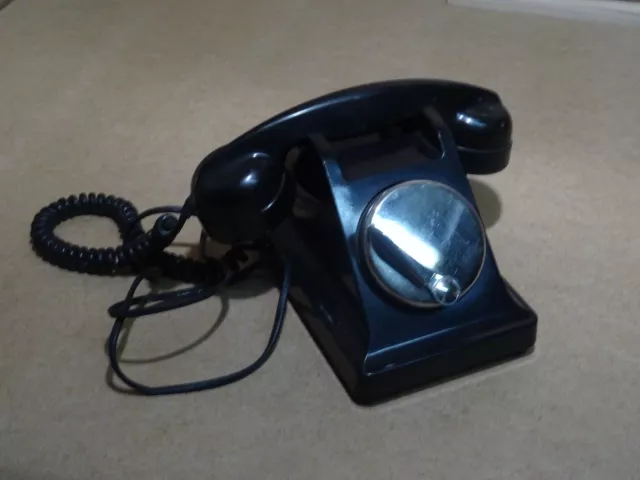 Ancien Téléphone Noir en Bakélite Modèle de 1964 / Complet