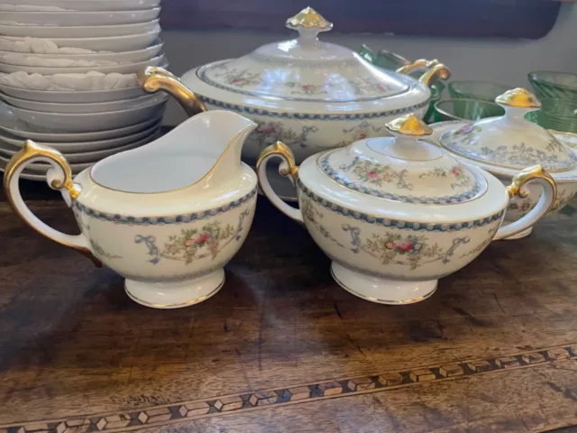 Meito Fine China Japan Serving Fidhes Lot. Covered Bowls & Creamer and Sugsr set