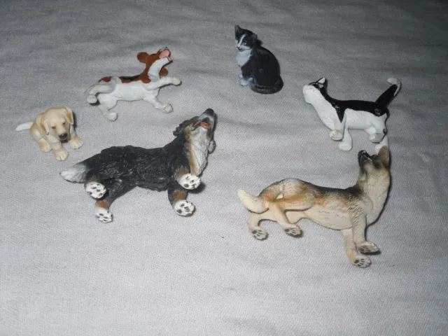 Lot de 4 CHIENS ET 2 CHATS  PAPO et  SCHLEICH