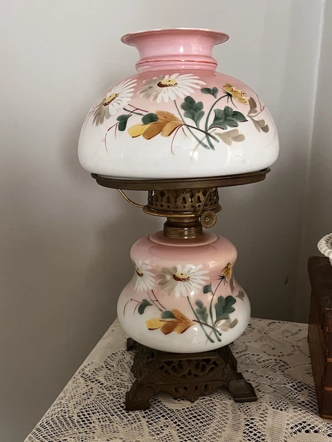 Daisy Milk Glass Oil Lamp GWTW Artic Lift Burner 1876 Collar *REPAIRED SHADE*