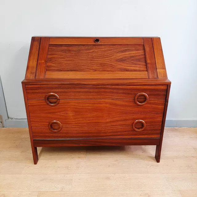 Little italian chest of drawers with desk from 1960, in scandinavian style