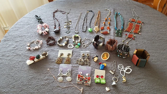 Troc Echange Gros lot de bijoux fantaisie sur