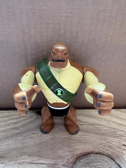 FIGURINE BEN 10 Omniverse - Humungousaur Enormosaure Bandai CN 2013 EUR