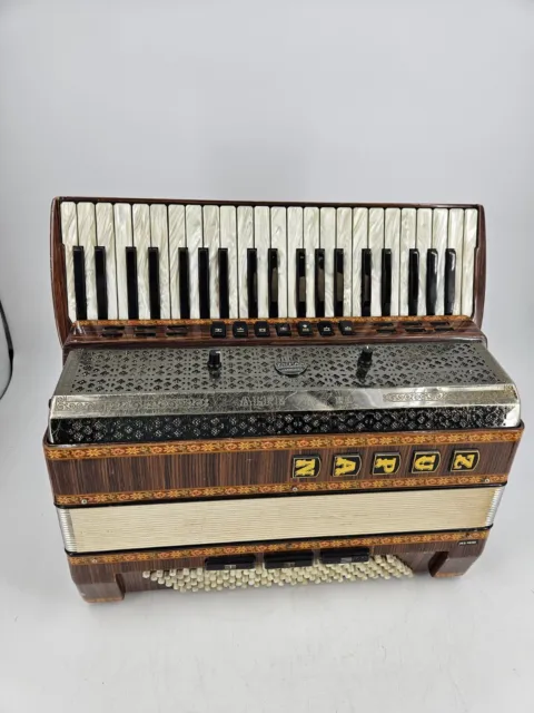 Zupan Alpe IV piano accordion tone chamber