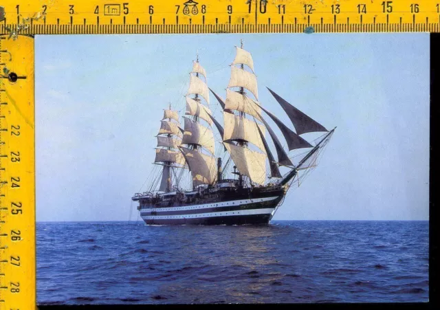 Militare Marina J 565 nave scuola Amerigo Vespucci