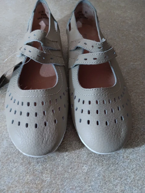 cushion walk mary jane shoes