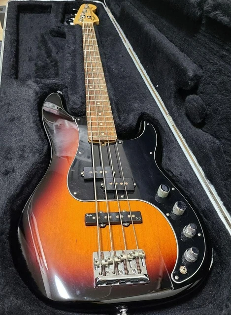 Fender USA American Deluxe Precision Bass Hard Case Used Fender USA American Deluxe Precision Bass Hard Case Used