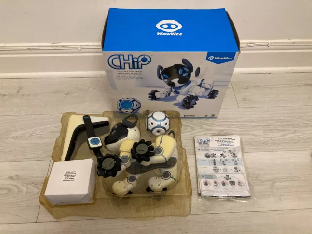 WOWWEE CHIP Smart Robot Dog Boxed Complete with all accessories Read Description