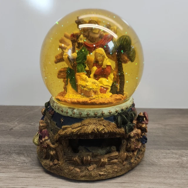 RARE VINTAGE SANKYO Animated Nativity Scene Musical Snow Globe Silent