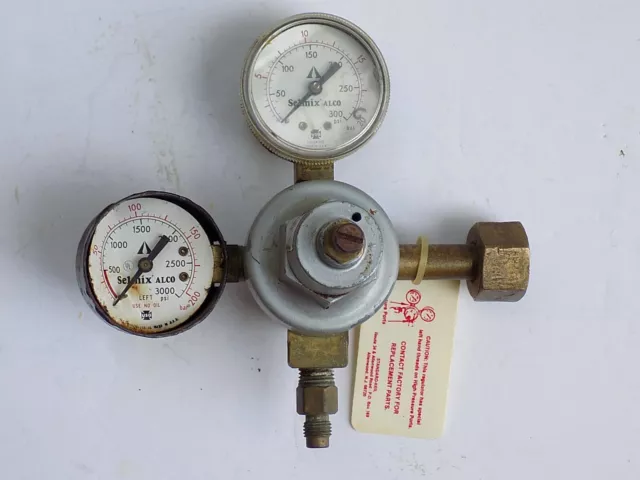 Taprite Series 5740 Compressed Gas Regulator 366m 1800psi CGA320 Inlet