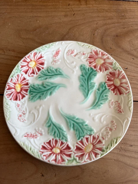 assiette ancienne N50 barbotine fleur