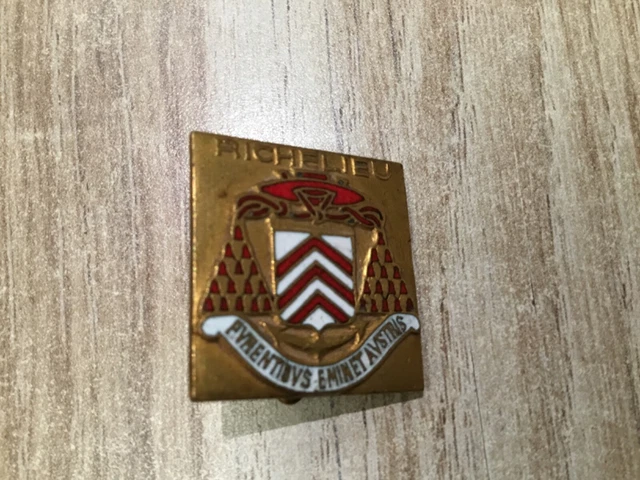 PINS INSIGNE MILITAIRE, MARINE NATIONALE, Frégate LA FAYETTE EUR 15,00