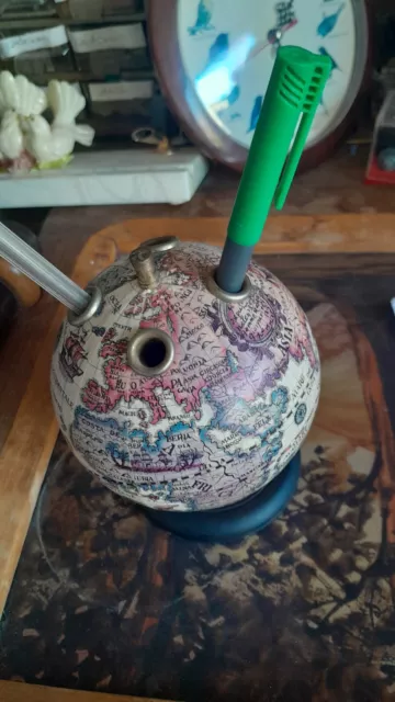 globe terrestre porte stylos