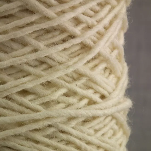 KLOBIGE REINE SHETLANDWOLLE ECRU UNGEFÄRBT 500g KEGEL 10 KUGELN STRICKEN WEBENGARN