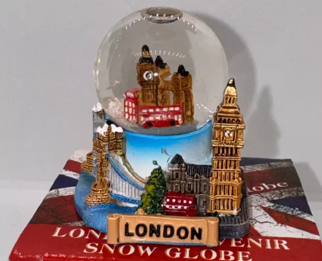 New in box London Snow Globe 3D Big Ben London Eye Boxed Souvenir