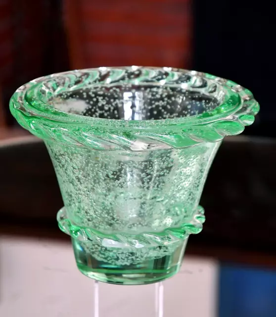 Daum Nancy | Vase évasé en verre massif, teinté vert-d’eau, époque Art déco.