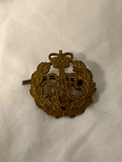 Queens Crown Royal Air Force RAF Cap Badge