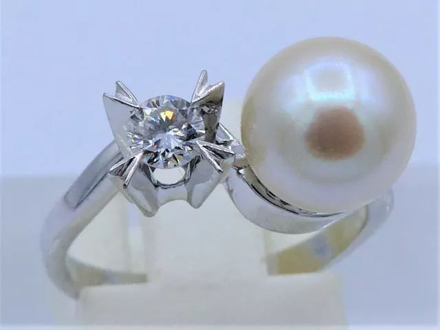 Feiner Brillant Solitär Ring 0,2ct. mit Akoja Perle  in 750 Weißgold ; RG:51
