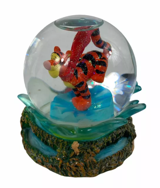 Disney Winnie The Pooh Tigger Slash Water Snow Globe Exlusive Disney Store 3.5”