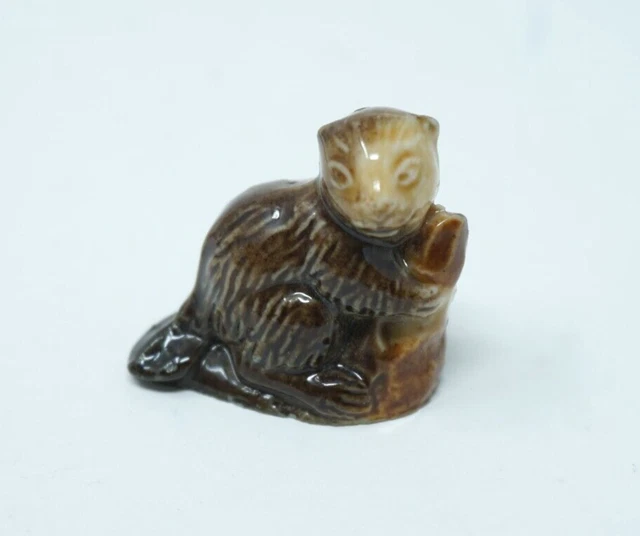 Wade Miniature Porcelain Figure Whimsies Beaver Figurine Red Rose Tea