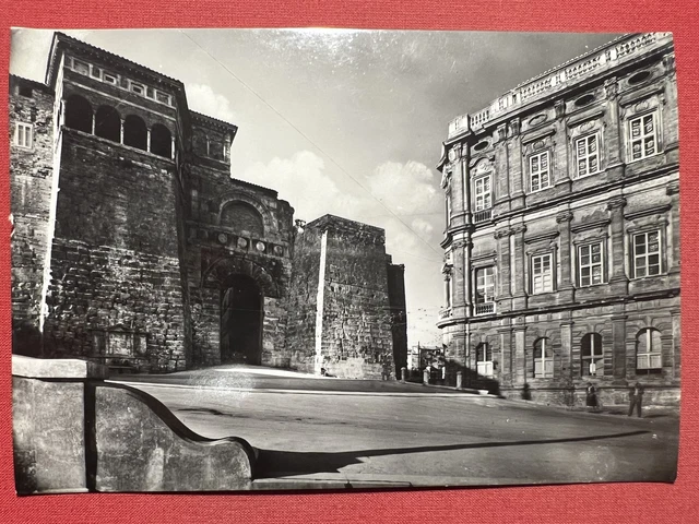 Cartolina - Perugia - Arco Etrusco e Palazzo Gallenga - 1955 ca.