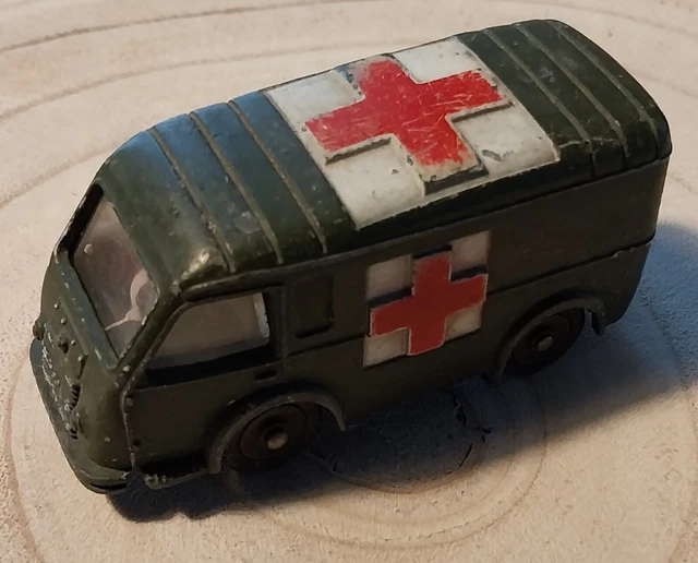Dinky Toys, Renault Ambulance Troisiéme Version Reference 807