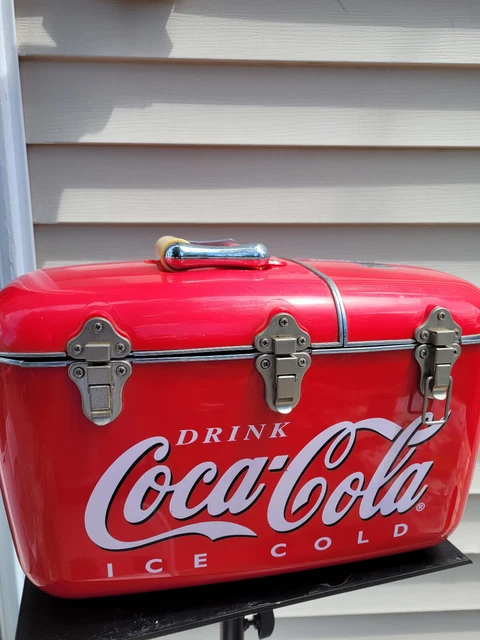 Coca Cola coolbox Ice box W/ AM FM radio and CD player -Very good condition